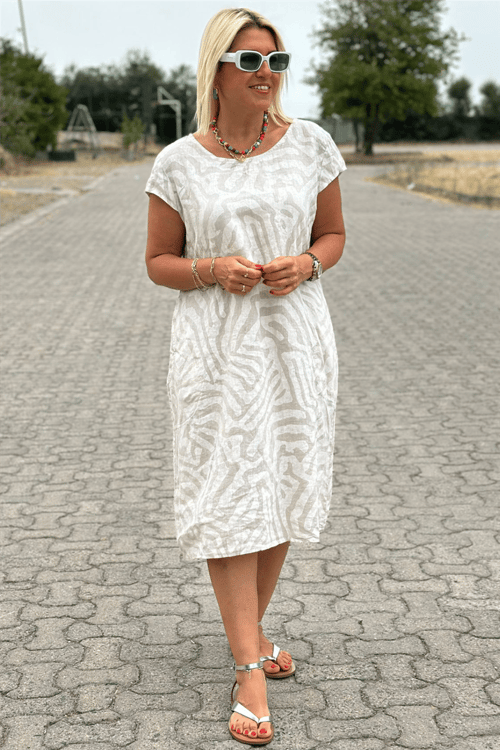 Naila - Robe midi en rayonne à col rond et imprimé zèbre