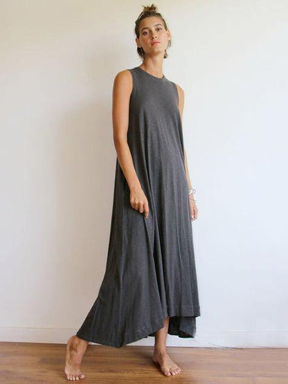 Delia - Robe longue sans manches à encolure ronde simple